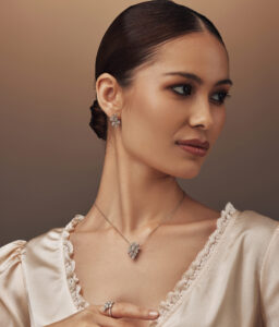 model wearing fireworls diamond ring by el galla